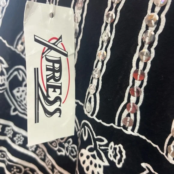 Black and White Patterned Skirt-Midi-One size fits most with tie waist - Picture 7 of 7